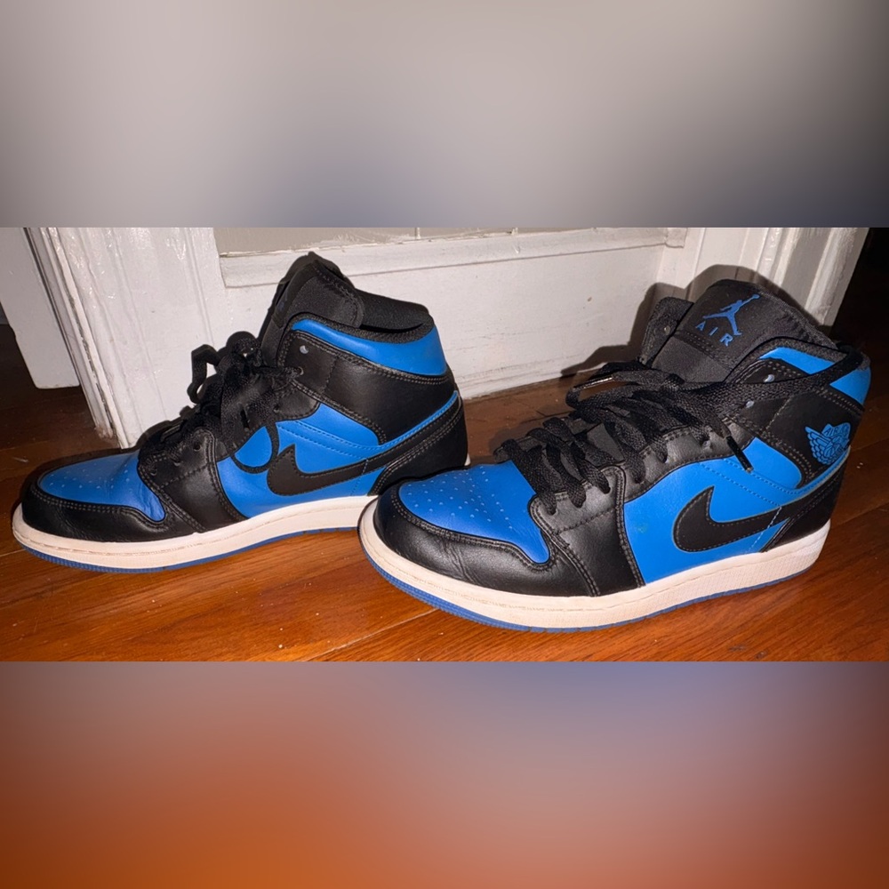 Jordan Men's Black and Blue High-Top Sneakers
